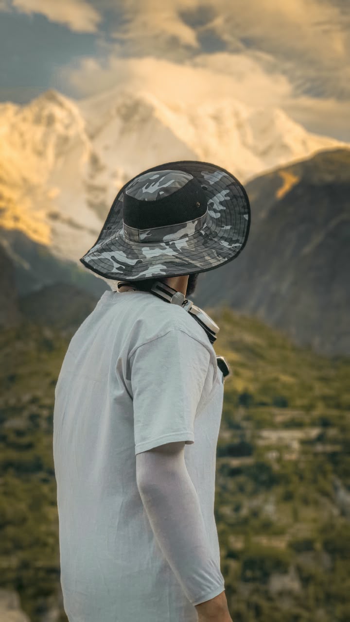 Gazing into the High Massifs